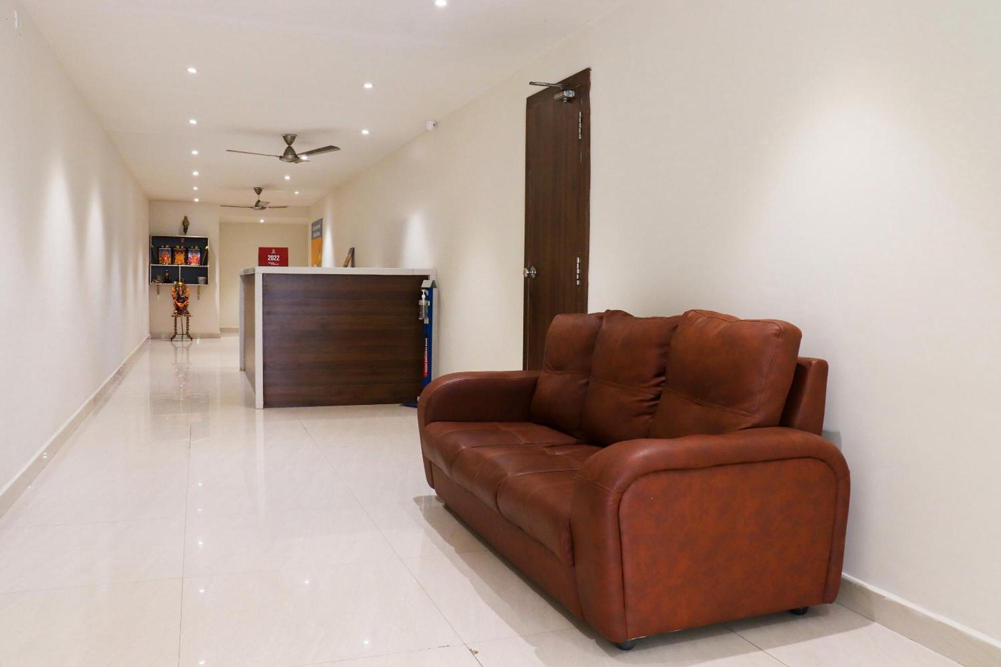 Collection O Kk Trends Hotel Vijayawāda Exterior photo