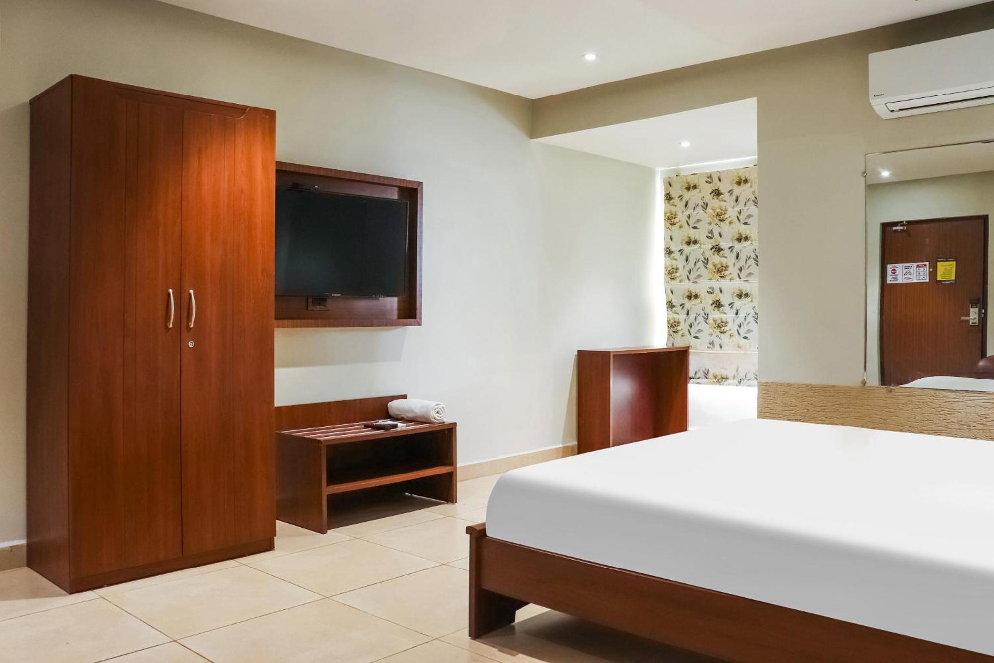 Collection O Kk Trends Hotel Vijayawāda Exterior photo